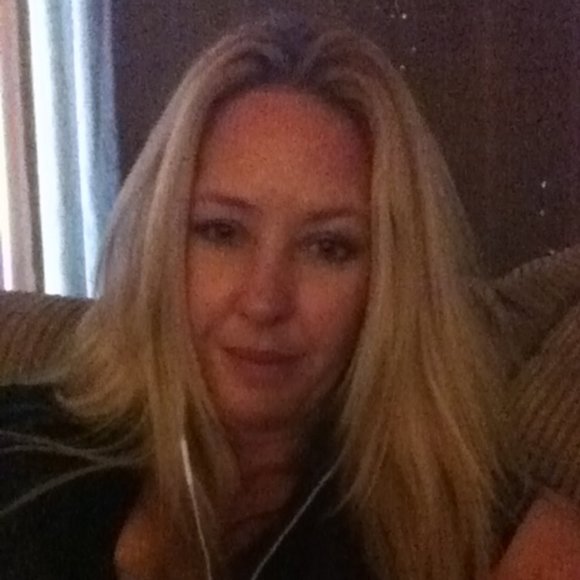 Meet your Posher, Leanne - Picture 1 of 2